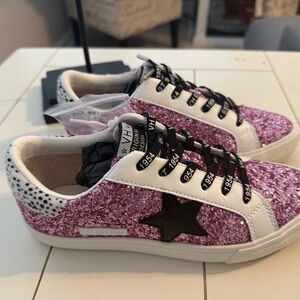 New Vintage Havana New Ladies 7 Glitter Star Sneakers Pink w/Faux Snow Leopard